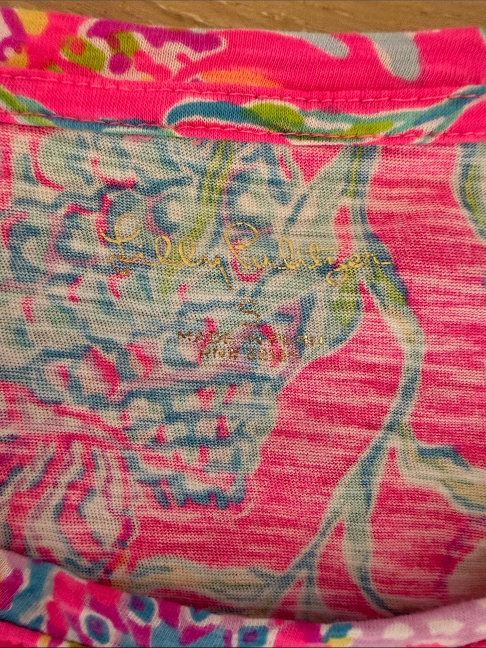 NWOT Lilly Pulitzer Hot Pink Floral Shell Print Short Sleeve Women’s Tee size S - Picture 2 of 8